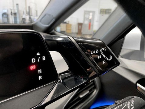 Volkswagen ID.3 Pro Performance 58kWh Family Hatchback 5dr Electric Auto (204 ps) One Owner 17