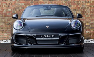 Porsche 911 Targa 4 GTS (991.2) 30