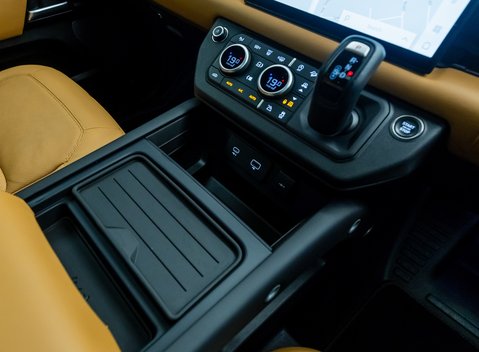 Land Rover Defender 110 V8 P525 22