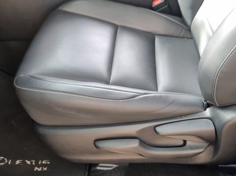Lexus NX 300H SPORT 43