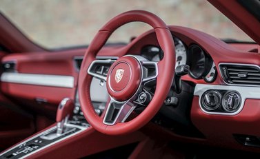 Porsche 911 (991) Targa 4S PDK 18