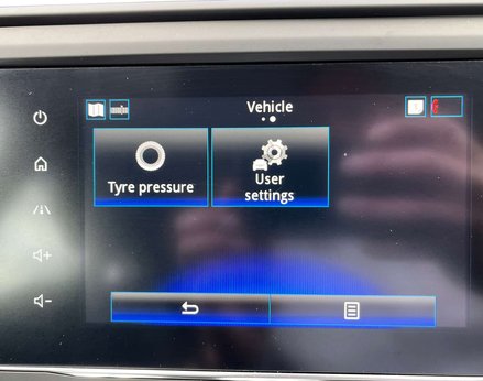 Renault Kadjar 1.5 Kadjar Iconic Blue dCi Auto 5dr 42