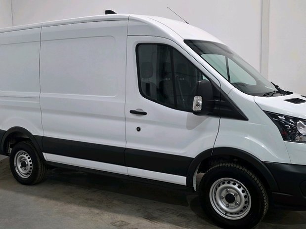 Ford Transit RANSIT 350 L2 DIESEL RWD 2.0 Eco Blue 130ps H2 Leader Van 2