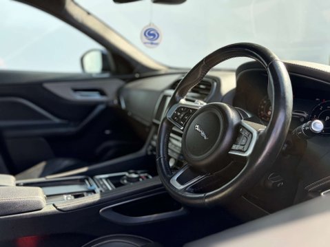 Jaguar F-Pace 2.0 F-PACE Chequered Flag AWD D Auto 4WD 5dr 18
