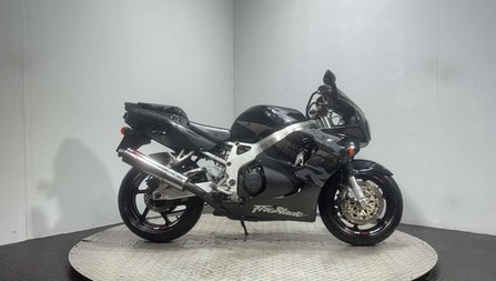 Honda CBR CBR918 1997 ONLY 21K RUNNING SPORTS PROJECT BIKE CLASSIC