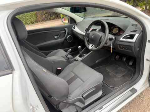 Renault Megane 1.5 dCi Dynamique Euro 4 3dr 9