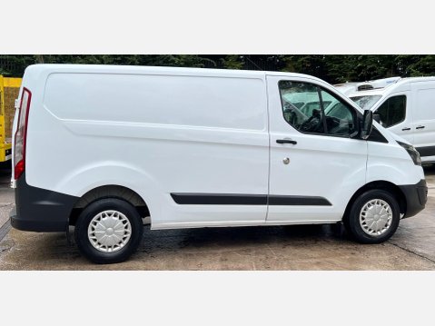 Ford Transit Custom 2.2 TDCi 270 Panel Van 5dr Diesel Manual L1 H2 (186 g/km, 98 bhp) 11