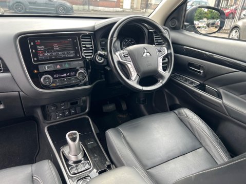 Mitsubishi Outlander 2.0h 12kWh 4hs CVT 4WD Euro 6 (s/s) 5dr 23