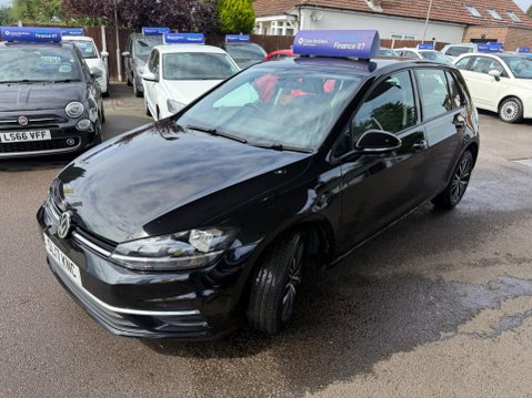 Volkswagen Golf 1.6 TDI BlueMotion Tech SE Nav Euro 6 (s/s) 5dr 9