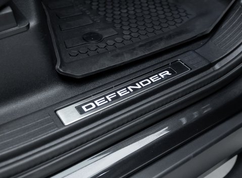 Land Rover Defender OCTA EDITION ONE 13