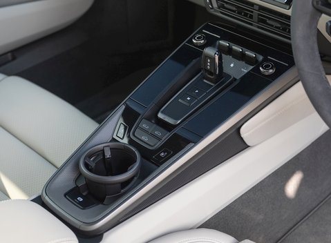 Porsche 911 (992) Carrera 4S 21