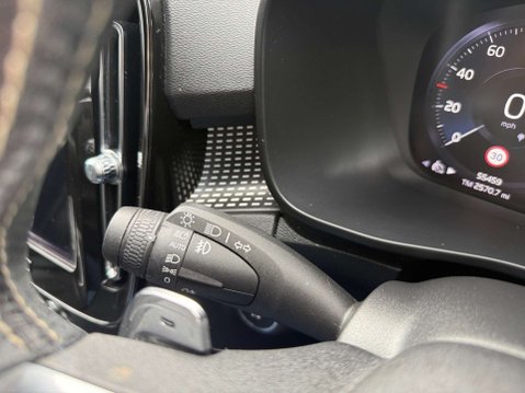 Volvo XC40 2.0 XC40 R-Design D3 Auto 5dr 26