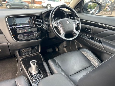 Mitsubishi Outlander 2.0h 12kWh GX4h CVT 4WD Euro 6 (s/s) 5dr 25
