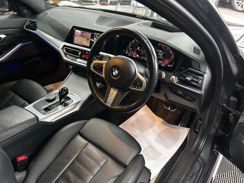 BMW 3 Series 2.0 320d M Sport Saloon 4dr Diesel Auto xDrive Euro 6 (s/s) (190 ps) M-SPOR 43