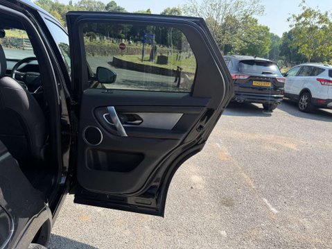 Land Rover Discovery Sport 2.0 Discovery Sport R-Dynamic SE D MHEV Auto 4WD 5dr 23