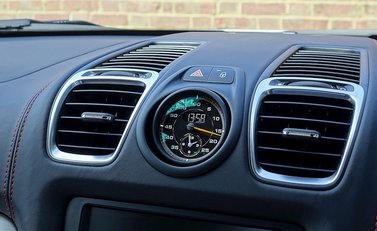 Porsche Cayman GT4 23