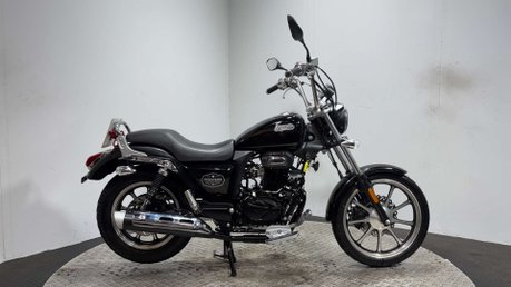 Lexmoto Michigan 2022 ONLY 3K NEW MOT SERVICED CRUISER 125CC LEARNER BIKE 1