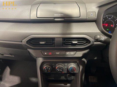Dacia Jogger 1.0 TCe Essential MPV 5dr Petrol Manual Euro 6 (s/s) (110 ps) 17