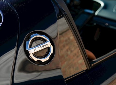 Porsche 918 Spyder Weissach 32