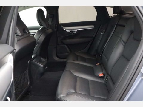 Volvo S90 2.0 S90 Momentum D4 Auto 4dr 16