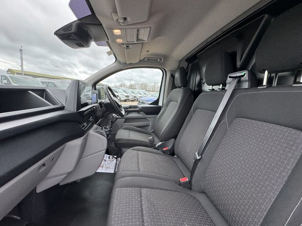Ford Transit Custom LWB L2H1 Low Roof Trend 280 Air Con Alloys Cam Carplay EURO 6 13