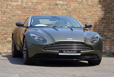 Aston Martin DB11 
