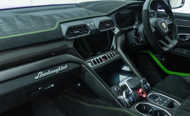 Lamborghini Urus PERFORMANTE 23