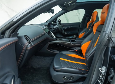 Aston Martin DBX 707 17