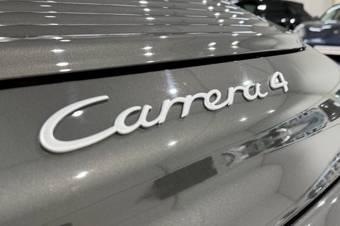 Porsche 911 Carrera 4 Cabriolet 33