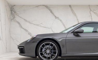 Porsche 911 Carrera S (992) 24