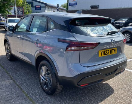 Nissan Qashqai 1.3 Qashqai Acenta Premium DiG-T MHEV 5dr 8