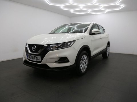 Nissan Qashqai 1.3 DIG-T Visia Euro 6 (s/s) 5dr 3