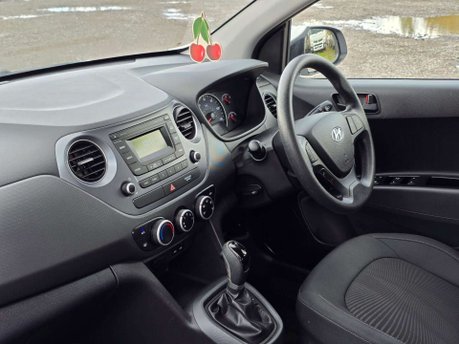 Hyundai i10 1.2 SE Hatchback 5dr Petrol Auto Euro 6 (87 ps) 22