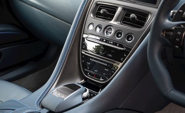 Aston Martin DBS Superleggera 19