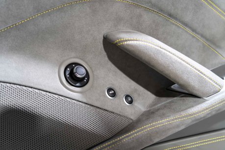 Ferrari California T. MAGNERIDE SUSPENSION. BESPOKE INTERIOR. TWO-TONE BODYWORK. CARPLAY. 62