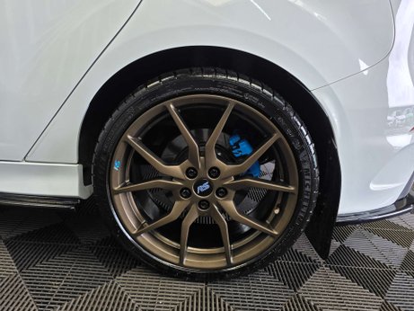 Ford Focus 2.3T EcoBoost RS Hatchback 5dr Petrol Manual AWD Euro 6 (s/s) (350 ps) 24
