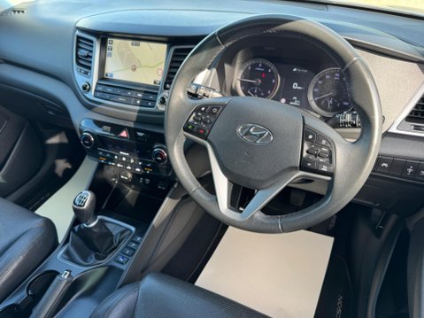 Hyundai TUCSON 1.7 CRDi Blue Drive Sport Edition Euro 6 (s/s) 5dr 38