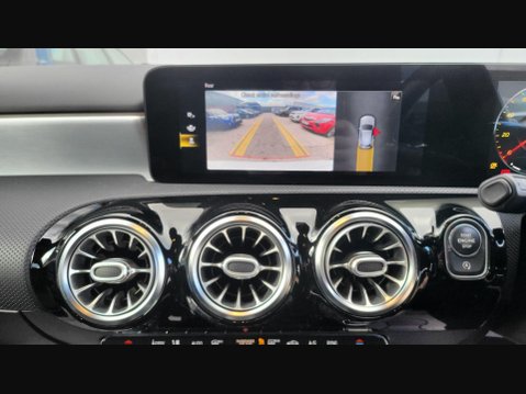 Mercedes-Benz A Class A 250 AMG LINE PREMIUM 29