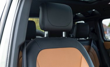 Land Rover Defender 110 X P400 13