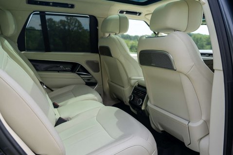 Land Rover Range Rover D350 Autobiography 13