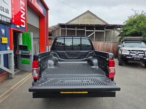 Toyota Hilux ACTIVE 4X4 D-4D DCB 11