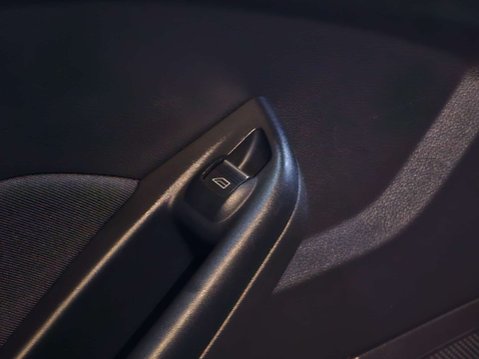Ford Focus 1.0 Titanium 5dr 32