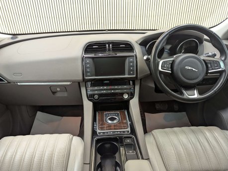 Jaguar F-Pace 2.0 F-PACE Portfolio AWD D Auto 4WD 5dr 53