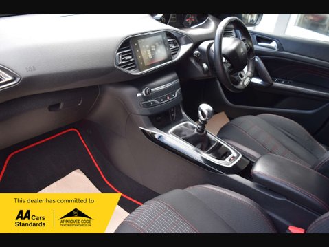 Peugeot 308 1.6 308 GT Line HDi Blue S/S 5dr 29