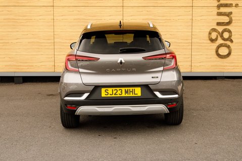 Renault Captur TECHNO E-TECH 5