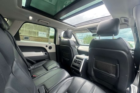 Land Rover Range Rover Sport 3.0 SD V6 HSE Dynamic SUV 5dr Diesel Auto 4WD Euro 6 (s/s) (306 ps) 44