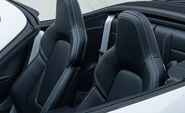 Porsche 911 Turbo S Cabriolet (992) 40