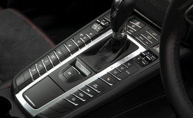 Porsche Macan Turbo 21