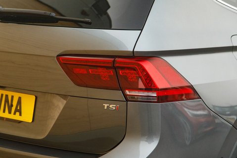 Volkswagen Tiguan Allspace SEL TSI DSG 9