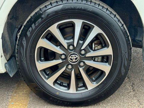 Toyota Esquire Hybrid Hybrid Gi 80